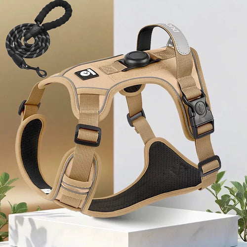 Harnais tactique beige Compagnon & Co avec support AirTag, bandes réfléchissantes et laisse assortie pour grand chien